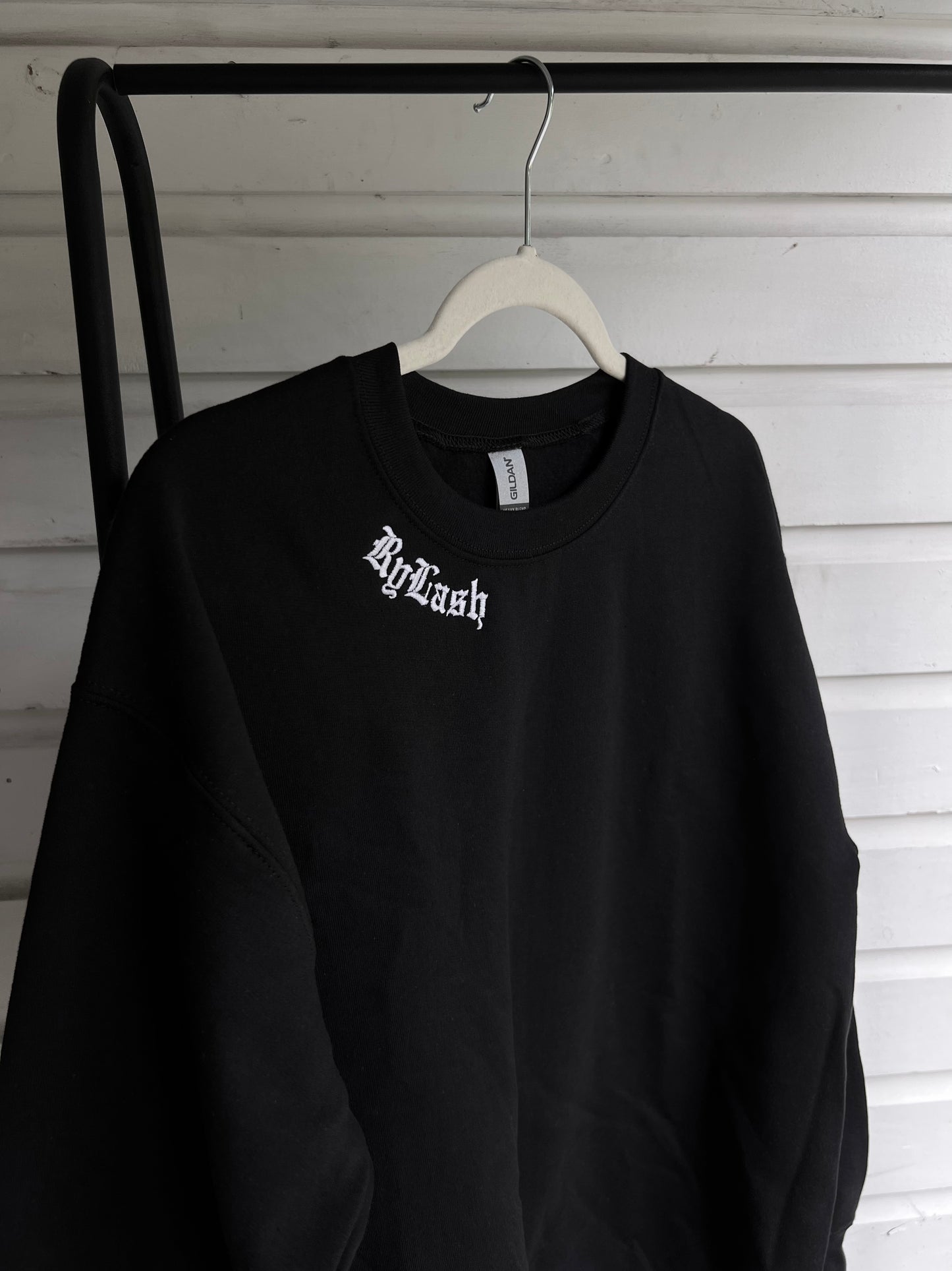 RyLash Embroidered Crewneck